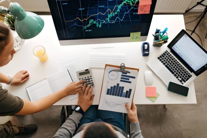 global economic outlook Economists analyzing long-term charts